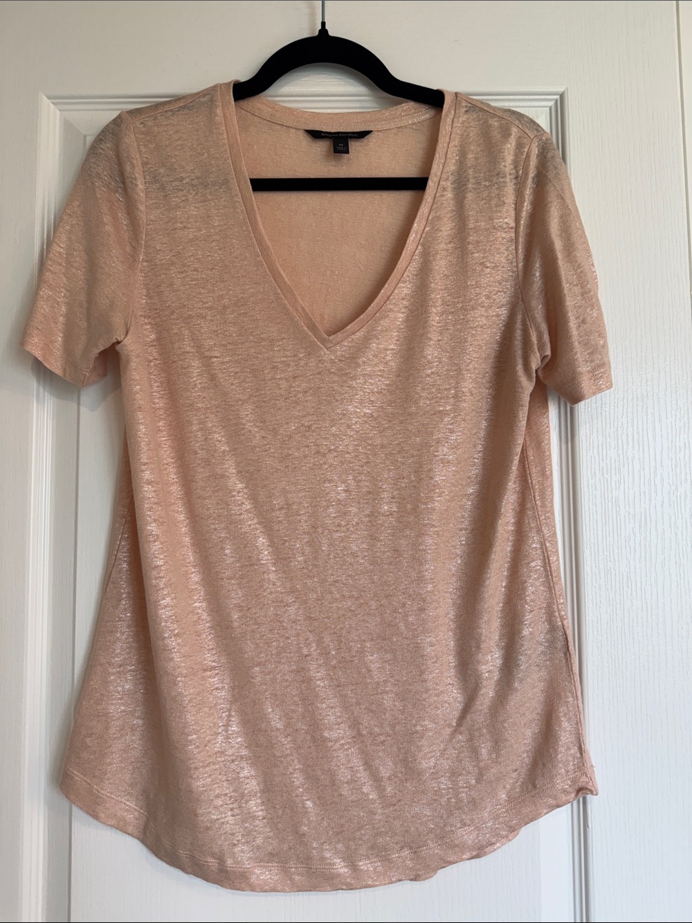 Banana Republic v neck tee